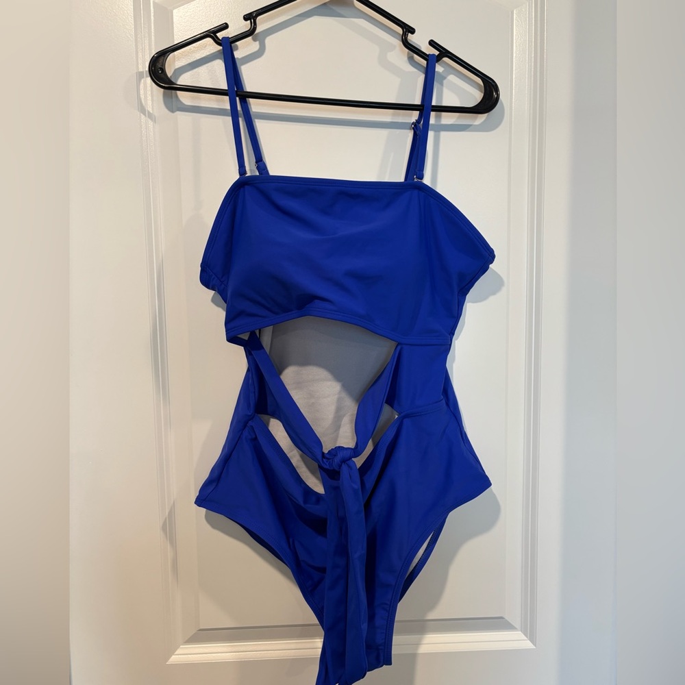 Elegant Blue Women's One-Piece Swimsuit